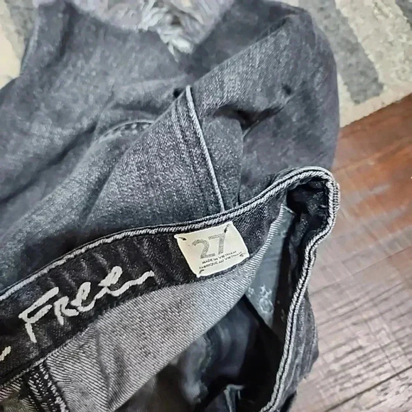 FREE People Bailey Denim Distressed Skirt. Size 27 - Picture 6 of 11